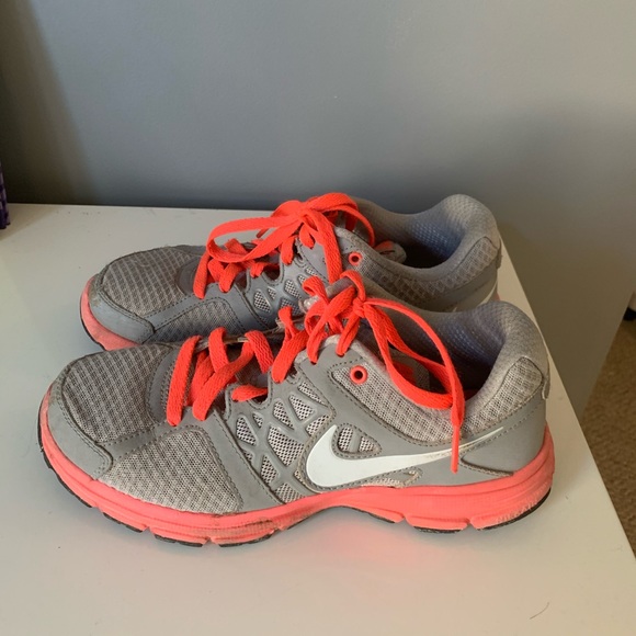 grey and orange nike shoes